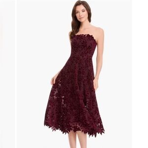 DRESS THE POPULATION Kailyn Velvet Floral Lace Strapless Cocktail Midi Dress